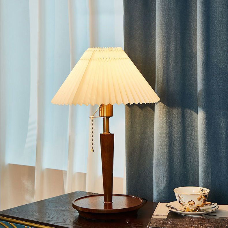 Zeitgenössische Retro-Zugkordel Tischlampe mit rundem Sockel und plissiertem Leinen, 1-Licht für das Schlafzimmer 
