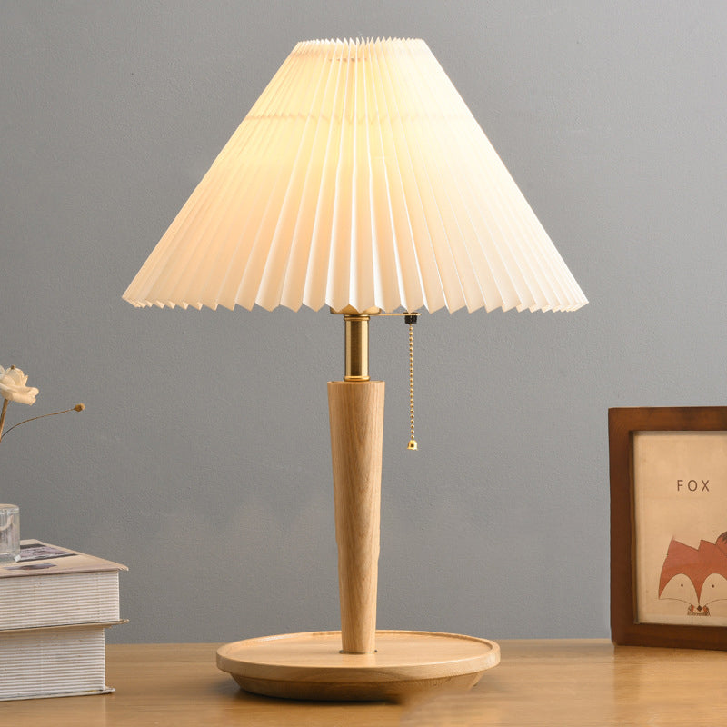 Zeitgenössische Retro-Zugkordel Tischlampe mit rundem Sockel und plissiertem Leinen, 1-Licht für das Schlafzimmer 