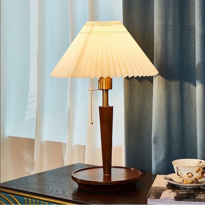 Zeitgenössische Retro-Zugkordel Tischlampe mit rundem Sockel und plissiertem Leinen, 1-Licht für das Schlafzimmer 