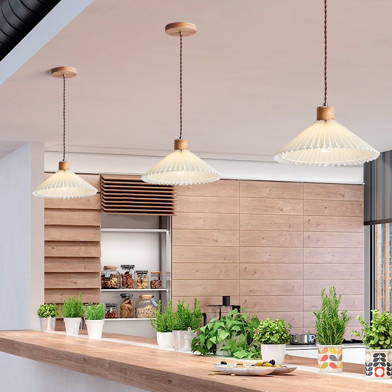 Zeitgenössische nordische runde plissierte Rockform Stoff Eisen 1-Licht Pendelleuchte für Wohnzimmer 