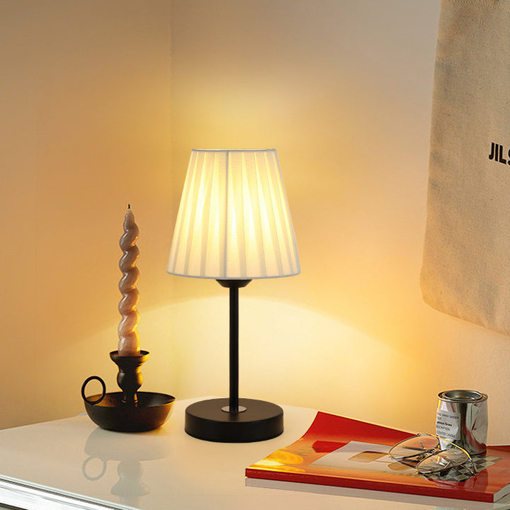 Lampe de Table à 1 Lumière en Tissu Plissé Nordique Contemporain avec Abat-Jour en Fer pour Chambre 