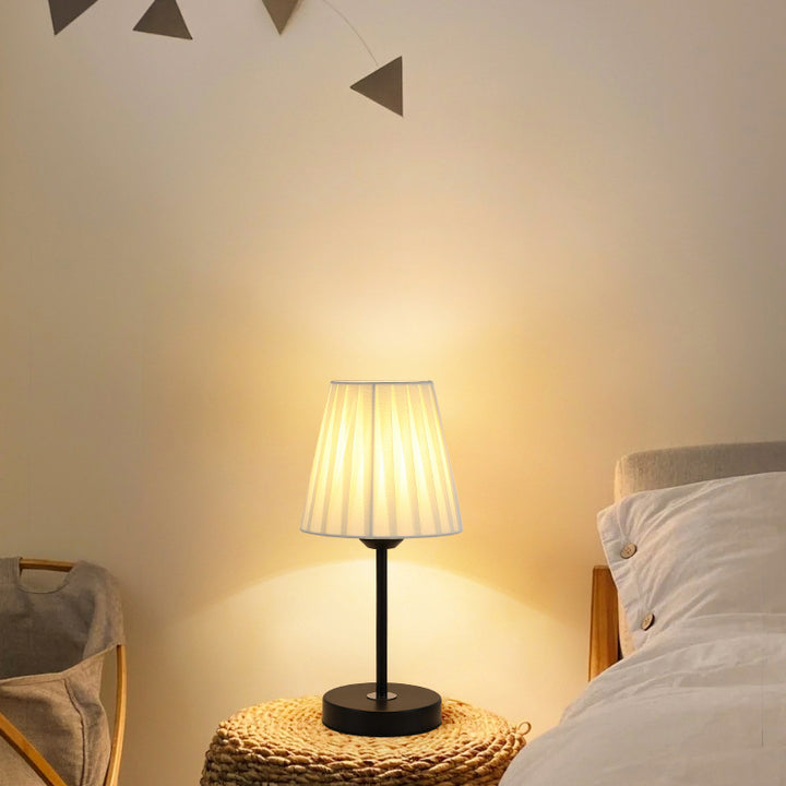 Lampe de Table à 1 Lumière en Tissu Plissé Nordique Contemporain avec Abat-Jour en Fer pour Chambre 