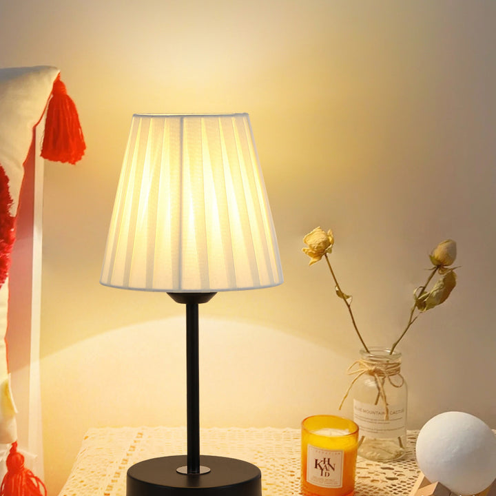 Lampe de Table à 1 Lumière en Tissu Plissé Nordique Contemporain avec Abat-Jour en Fer pour Chambre 
