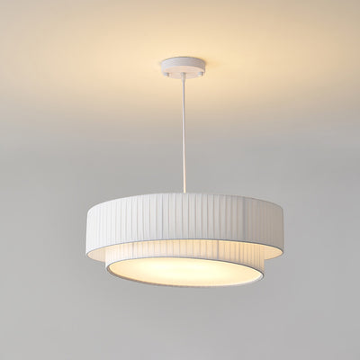 Zeitgenössische nordische Doppelschicht-Trommel plissierter Stoff Eisen Acryl 4/5-Licht Pendelleuchte für das Wohnzimmer 
