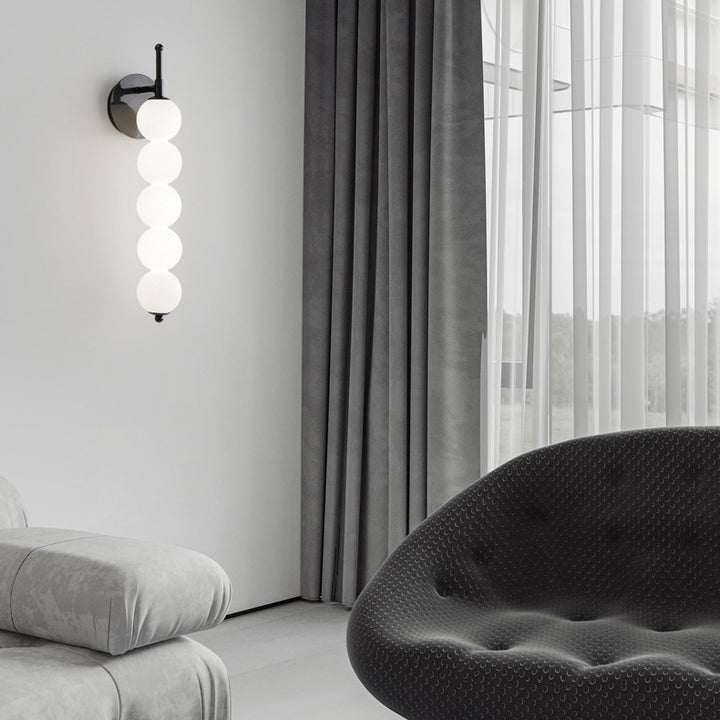 Applique murale LED en laiton avec boule en verre perlé en forme de fruits confits nordiques contemporains pour salon 