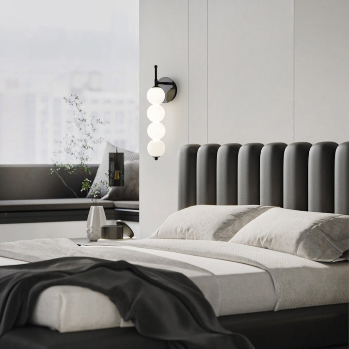 Applique murale LED en laiton avec boule en verre perlé en forme de fruits confits nordiques contemporains pour salon 