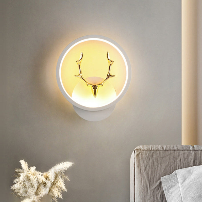 Zeitgenössische kreative runde quadratische Geweih-Eisen-Kunststoff-Silikon-LED-Wandleuchte für das Schlafzimmer 