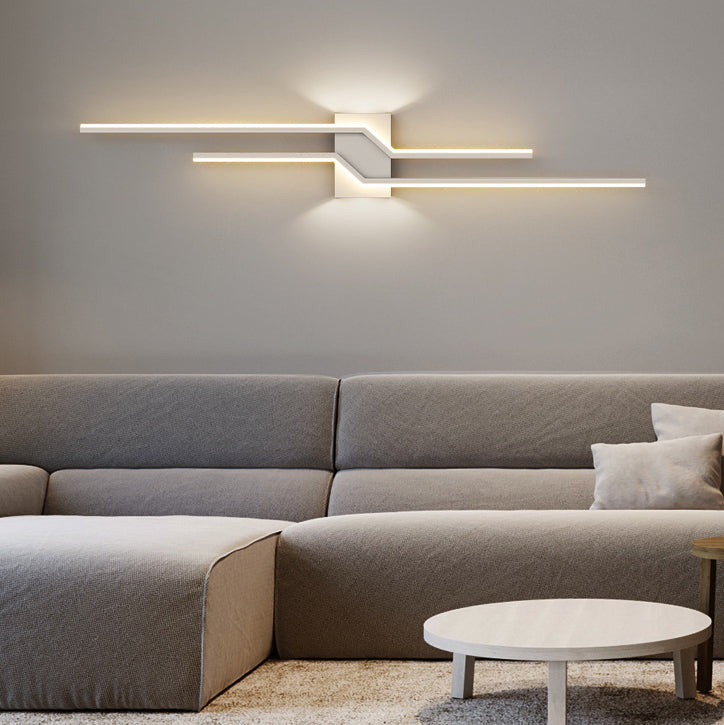 Moderne minimalistische lineare parallele Kreuz-Eisen-PVC-LED-Wandleuchte für das Wohnzimmer 