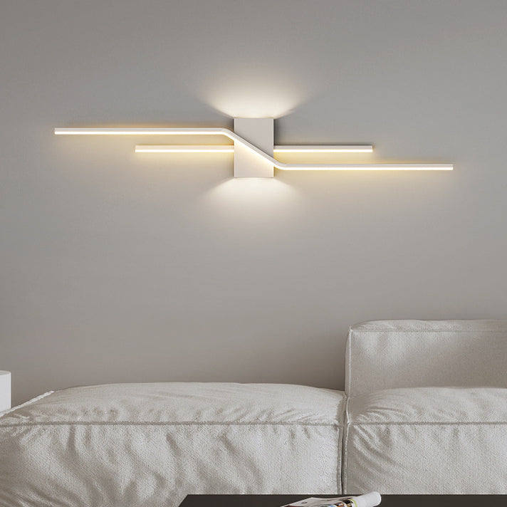 Moderne minimalistische lineare parallele Kreuz-Eisen-PVC-LED-Wandleuchte für das Wohnzimmer 