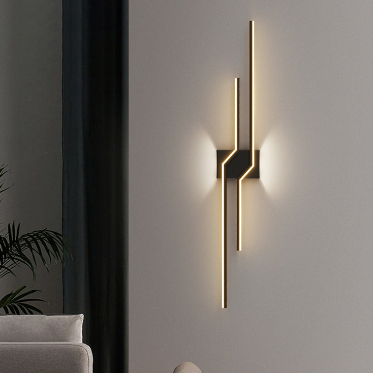 Moderne minimalistische lineare parallele Kreuz-Eisen-PVC-LED-Wandleuchte für das Wohnzimmer 