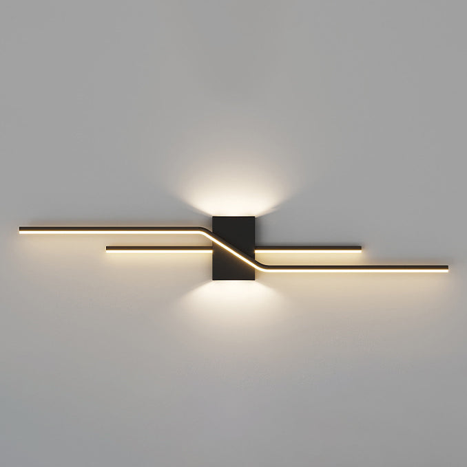 Moderne minimalistische lineare parallele Kreuz-Eisen-PVC-LED-Wandleuchte für das Wohnzimmer 