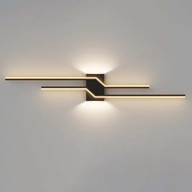 Moderne minimalistische lineare parallele Kreuz-Eisen-PVC-LED-Wandleuchte für das Wohnzimmer 