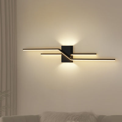 Moderne minimalistische lineare parallele Kreuz-Eisen-PVC-LED-Wandleuchte für das Wohnzimmer 