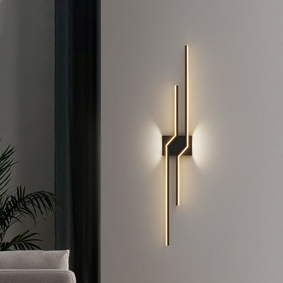 Moderne minimalistische lineare parallele Kreuz-Eisen-PVC-LED-Wandleuchte für das Wohnzimmer 