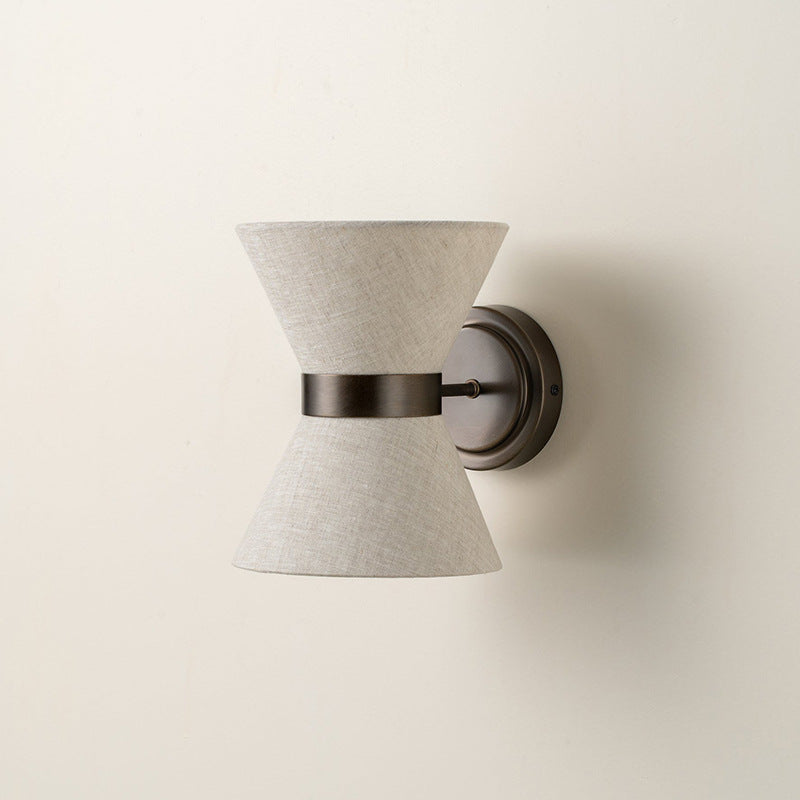 Lampe murale à deux lumières en fer avec tissu en forme de sablier japonais traditionnel pour le salon 