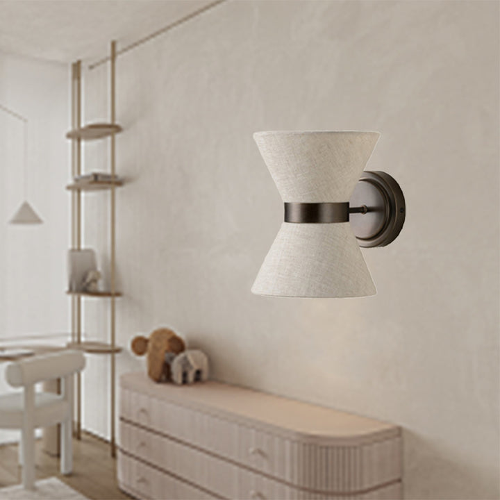 Lampe murale à deux lumières en fer avec tissu en forme de sablier japonais traditionnel pour le salon 
