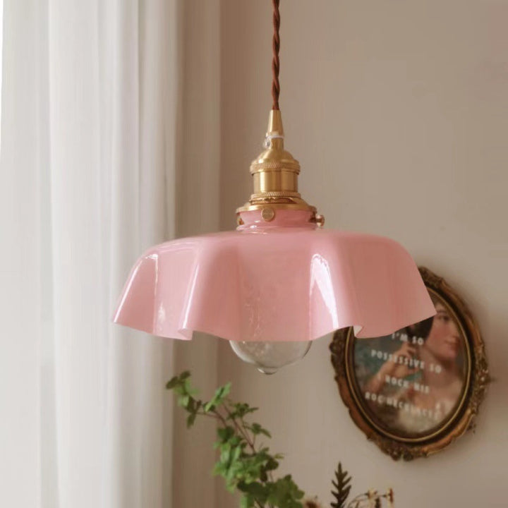 Lustre suspendu à 1 lumière en laiton vintage traditionnel avec verre en forme de pétale pour salle à manger 