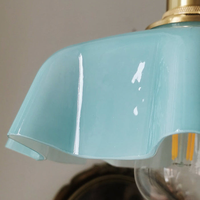 Lustre suspendu à 1 lumière en laiton vintage traditionnel avec verre en forme de pétale pour salle à manger 