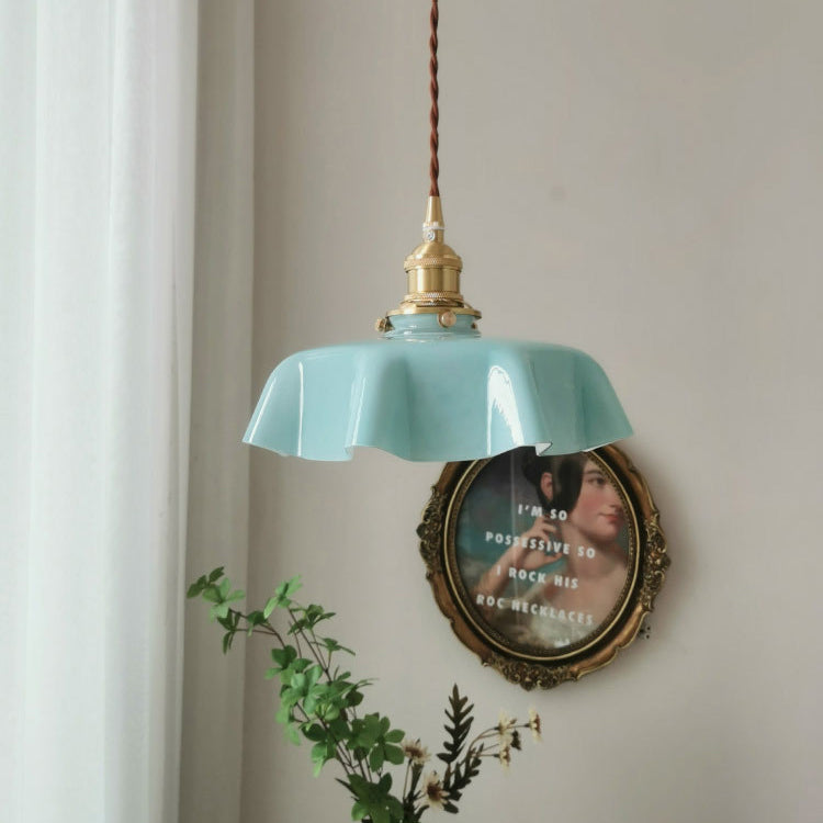 Lustre suspendu à 1 lumière en laiton vintage traditionnel avec verre en forme de pétale pour salle à manger 