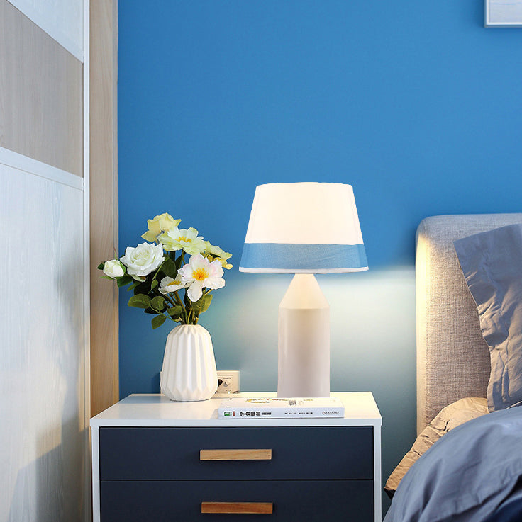 Lampe de table 1 lumière en tissu matériel forme de bouteille de vin créative contemporaine pour chambre 