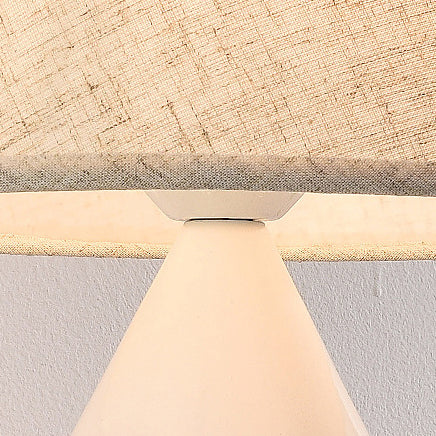 Zeitgenössische kreative Weinflaschenform Hardware Stoff 1-Licht Tischlampe für Schlafzimmer 