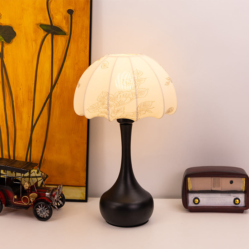 Traditional Vintage Iron Fabric Dome Leaves Pattern 1-Light Table Lamp For Bedroom
