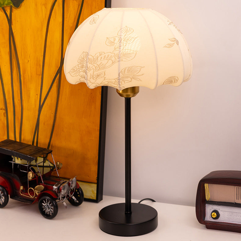 Traditional Vintage Iron Fabric Dome Leaves Pattern 1-Light Table Lamp For Bedroom