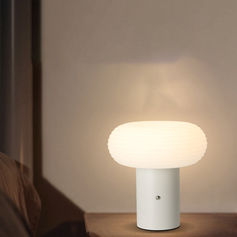 モダンミニマリスト充電式シリンダーベースオーバルPEアルミニウムLEDテーブルランプ寝室用 