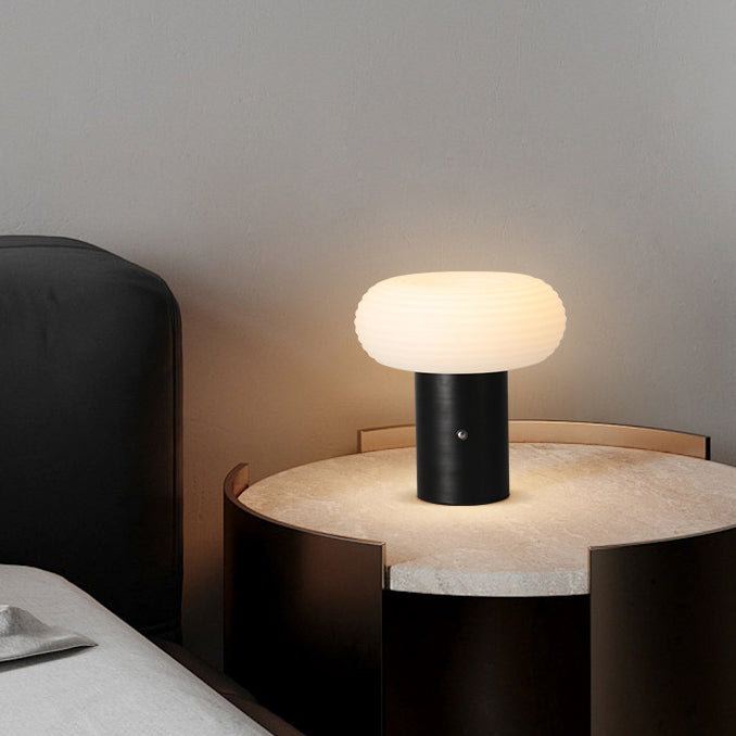 Moderne minimalistische wiederaufladbare zylindrische Basis Oval PE Aluminium LED Tischlampe für das Schlafzimmer 