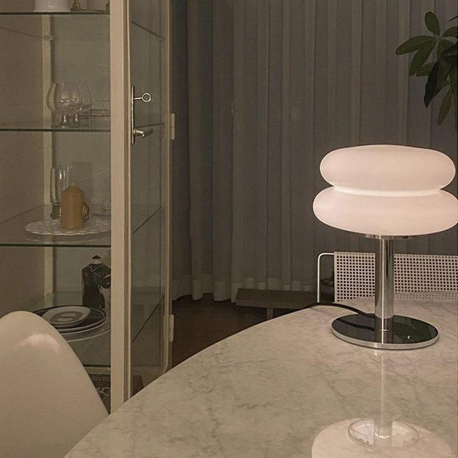 Moderne minimalistische Doppelschicht-Kuchenform Glas Eisen 1-Licht Tischlampe für das Schlafzimmer 
