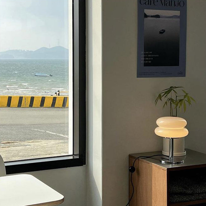 Moderne minimalistische Doppelschicht-Kuchenform Glas Eisen 1-Licht Tischlampe für das Schlafzimmer 