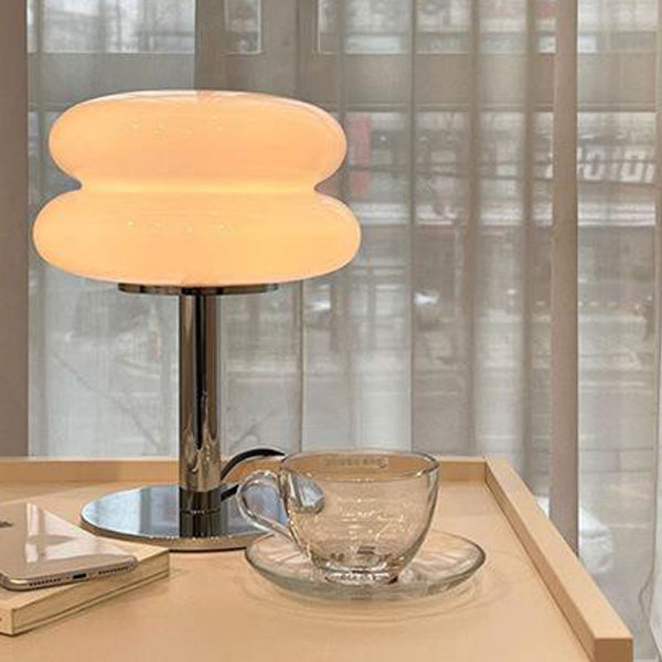 Moderne minimalistische Doppelschicht-Kuchenform Glas Eisen 1-Licht Tischlampe für das Schlafzimmer 