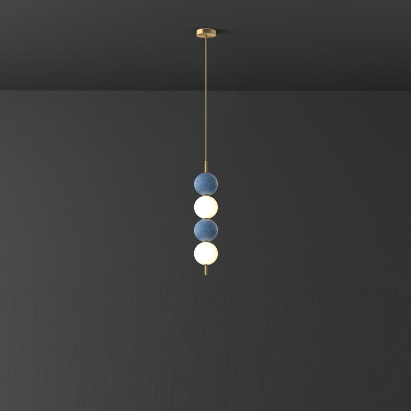Moderne minimalistische vertikale String-Kugel Messing Acryl LED Pendelleuchte für das Schlafzimmer 