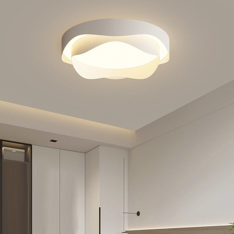 Plafonnier LED en fer et acrylique en forme de fleur crème de simplicité moderne pour chambre 