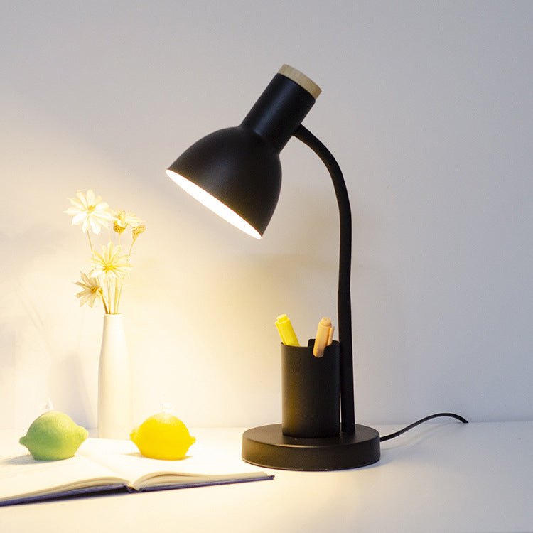Moderner minimalistischer Eisen-Holz-verstellbarer Winkel-Stifthalter 1-Licht-Tischlampe für das Studium 