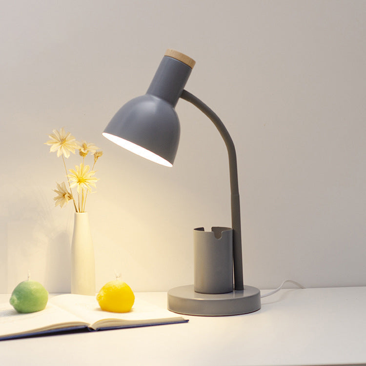 Moderner minimalistischer Eisen-Holz-verstellbarer Winkel-Stifthalter 1-Licht-Tischlampe für das Studium 