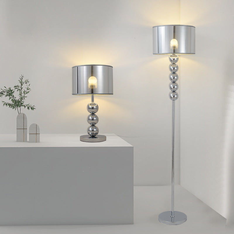 Moderne Luxus-Trommelform Perlen-Säulen-Eisenstoff 1-Licht-Tischlampe für das Schlafzimmer 