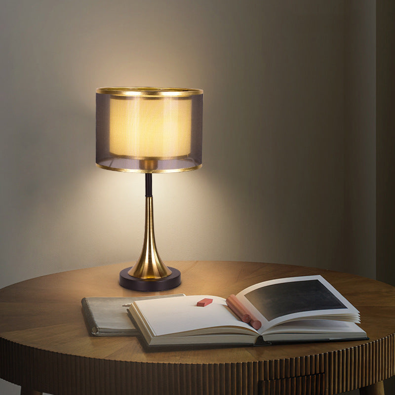 Zeitgenössische Luxus-Doppelschicht-Trommelstoffschirm Eisen 1-Licht-Tischlampe für das Schlafzimmer 