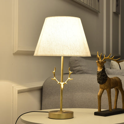 Lámpara de mesa de 1 luz con forma de tambor creativo contemporáneo, latón plisado, lino, cuerno de ciervo para dormitorio 