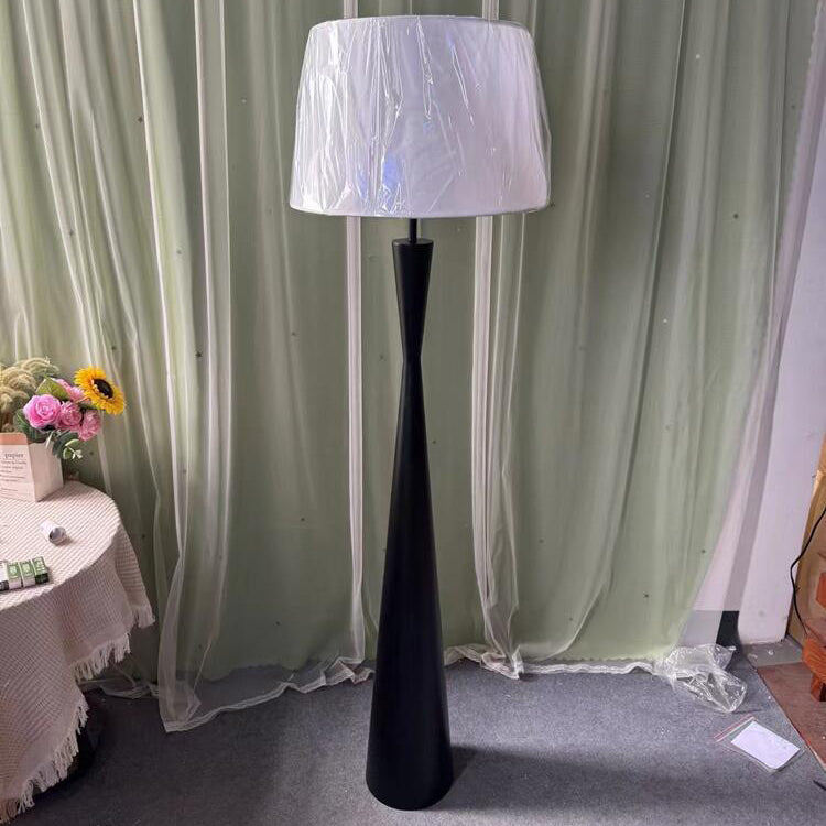 Zeitgenössische nordische Eisenstofftrommelform 1-Licht Stehende Stehlampe für Wohnzimmer 