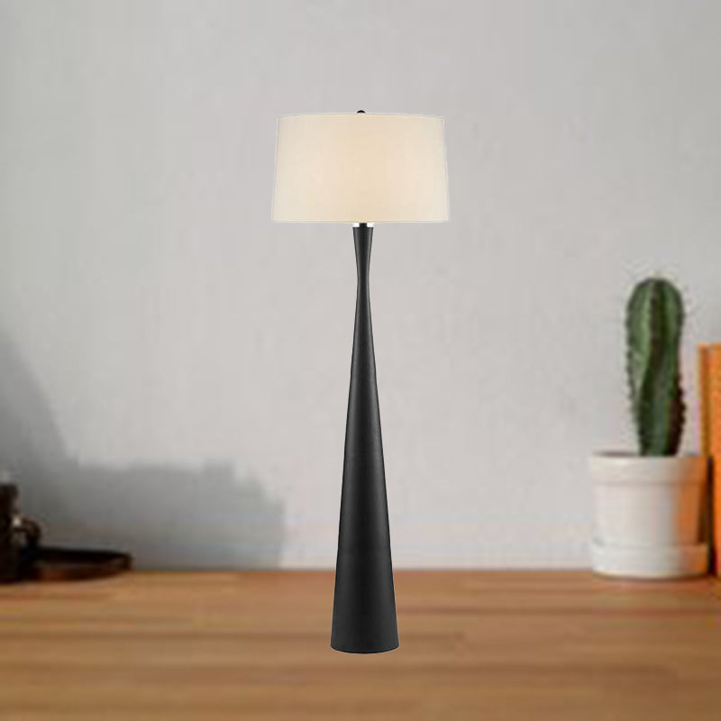 Zeitgenössische nordische Eisenstofftrommelform 1-Licht Stehende Stehlampe für Wohnzimmer 