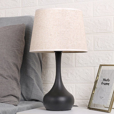 Moderner minimalistischer Tischlampe mit Tropfenbasis, Trommelform, Stoff, Eisen, 1-Licht für Schlafzimmer 