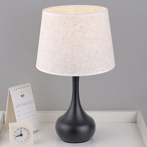 Moderner minimalistischer Tischlampe mit Tropfenbasis, Trommelform, Stoff, Eisen, 1-Licht für Schlafzimmer 