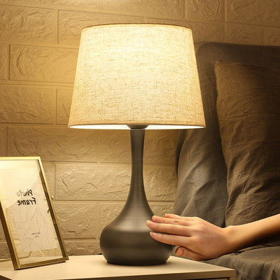 Moderner minimalistischer Tischlampe mit Tropfenbasis, Trommelform, Stoff, Eisen, 1-Licht für Schlafzimmer 