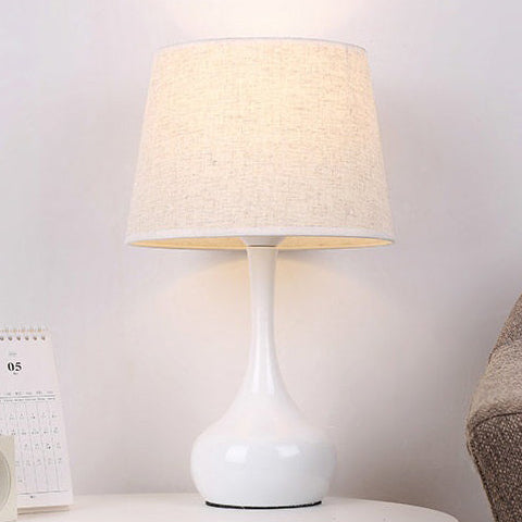 Moderner minimalistischer Tischlampe mit Tropfenbasis, Trommelform, Stoff, Eisen, 1-Licht für Schlafzimmer 