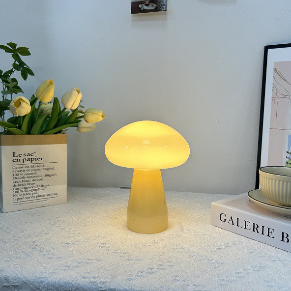 Zeitgenössische nordische Pilzform Glas USB LED Tischlampe für das Schlafzimmer 