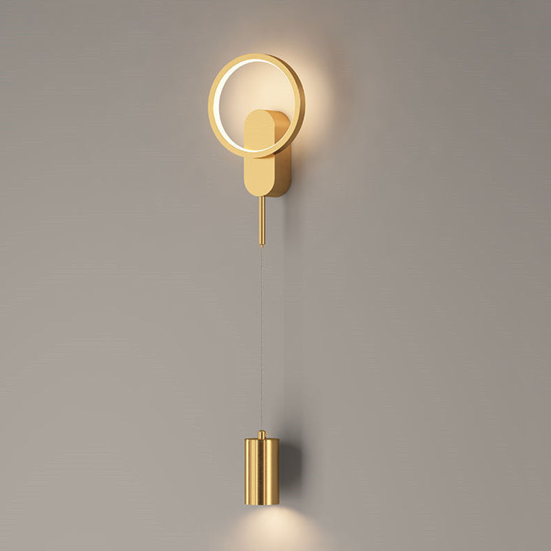 Zeitgenössische nordische Eisen-Aluminium-Acryl asymmetrische Doppellinien-LED-Wandleuchte für das Wohnzimmer 