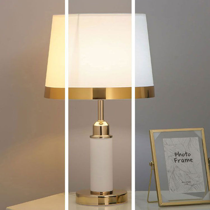 Moderne Luxus Tischlampe mit Trommelform Zylinderbasis Hardware Stoff 1-Licht für Schlafzimmer 