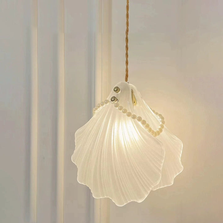 Modern Luxury Iron Frosted Glass Seashell Pearl 1-Light Pendant Light For Bedroom