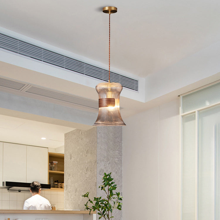 Forme de tasse rétro contemporaine en verre cannelé en laiton bois 1 - Suspension lumineuse pour le salon 